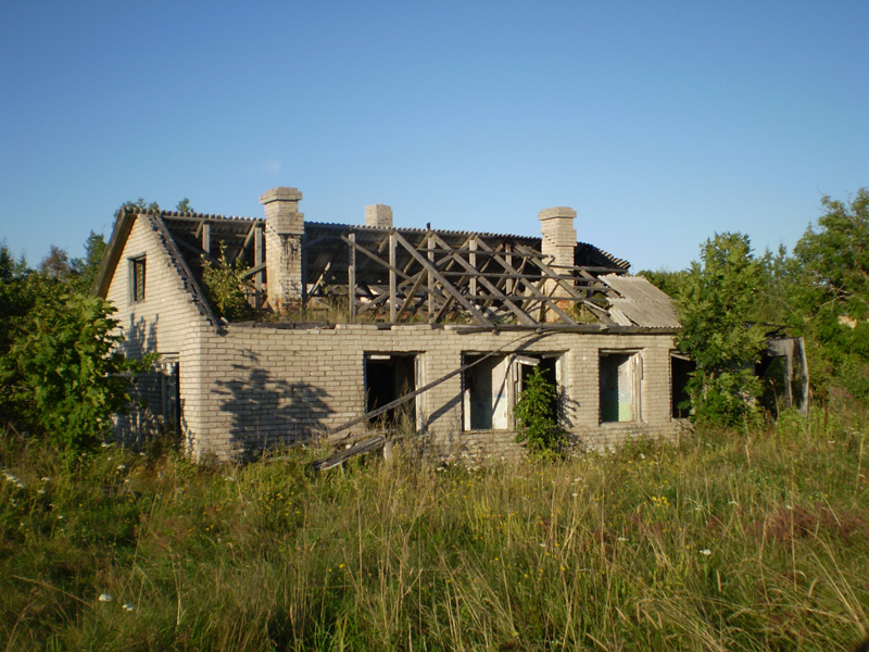 Abandoned house in Paldiski.